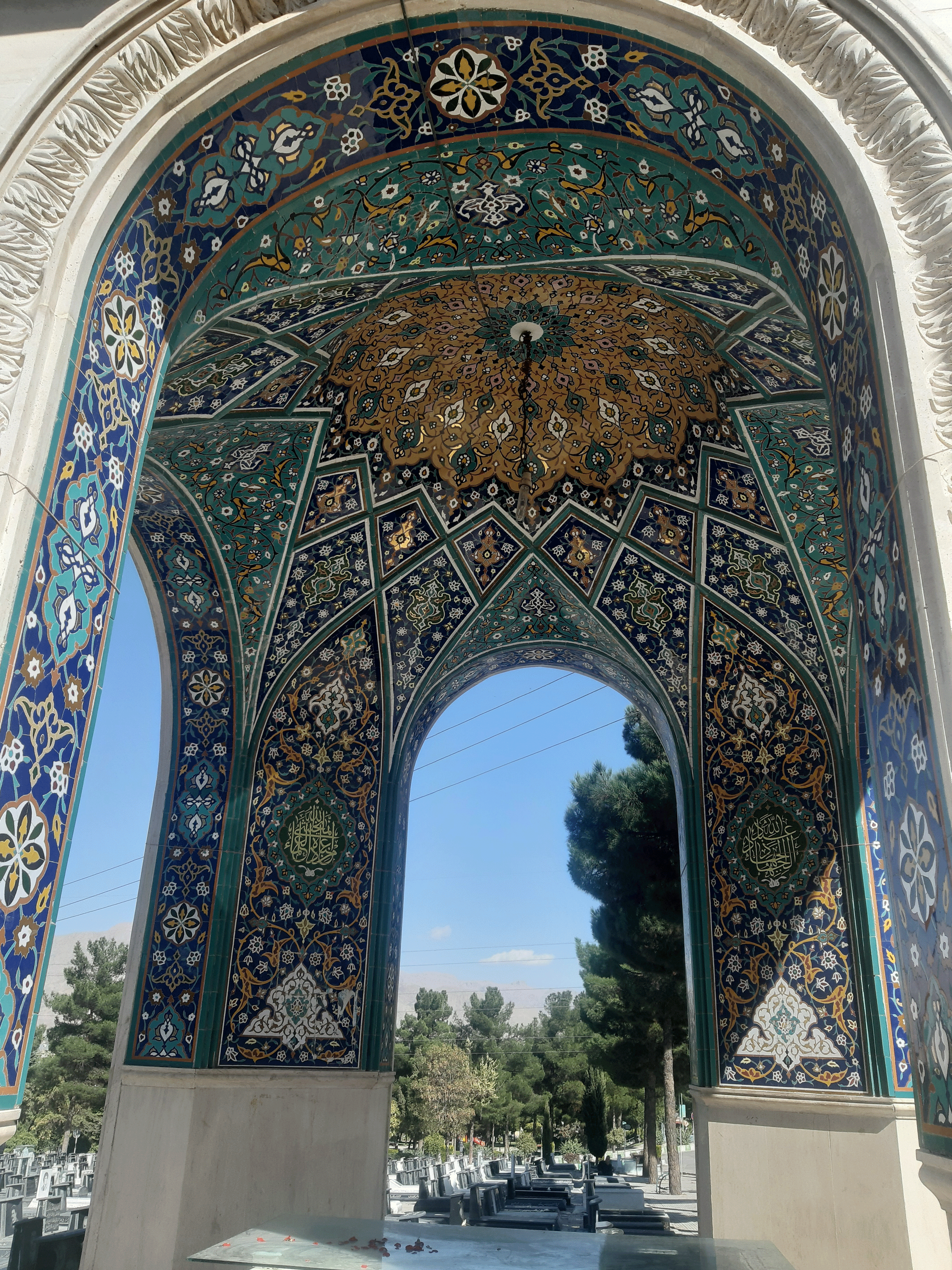 مقبره آیت ا... نجومی (ره)